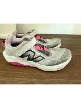 New Balance girls hiking shoes trail 2.5 girls